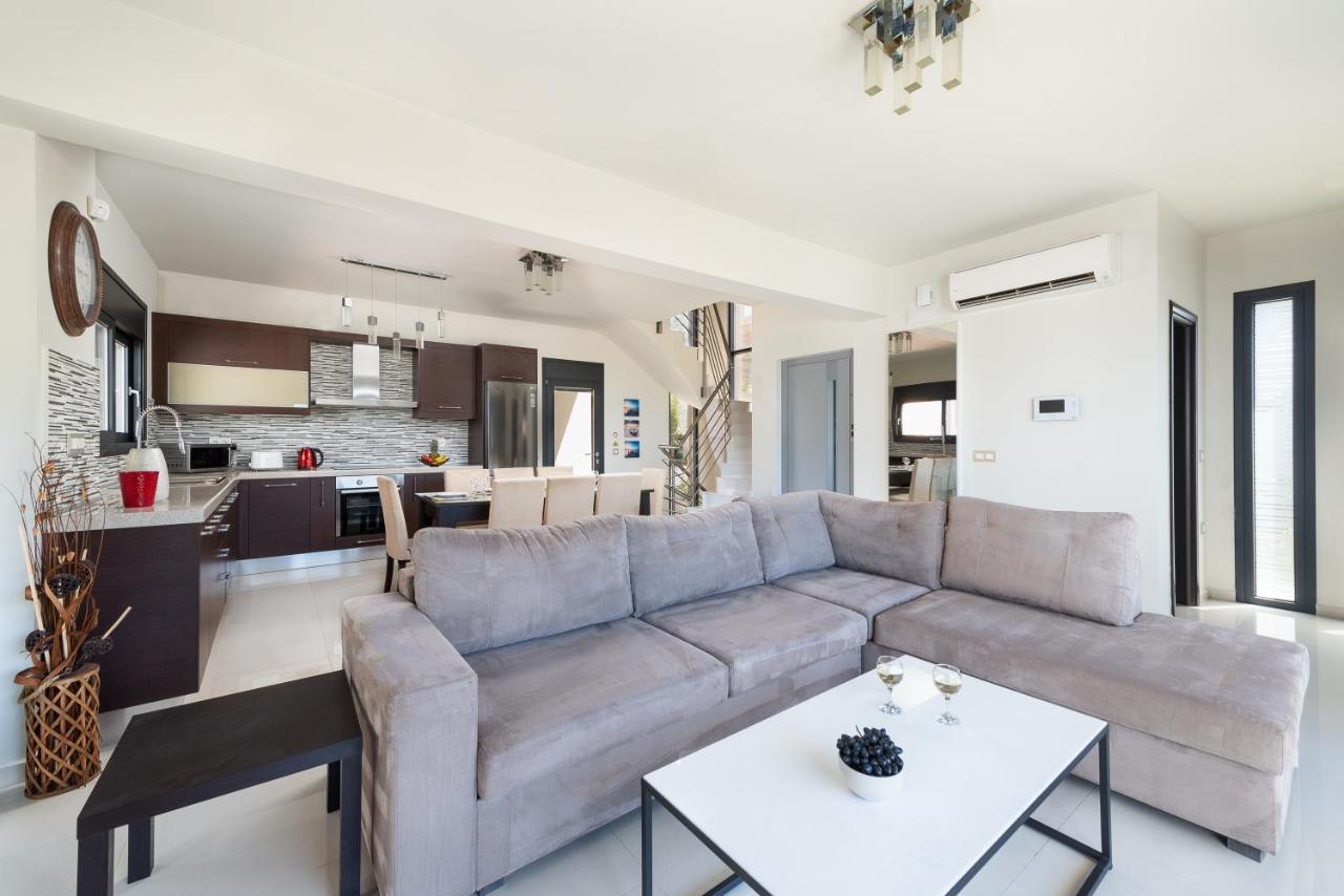 Ixia Breeze 3 Villa ภายนอก รูปภาพ